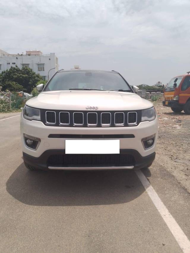 https://images10.gaadi.com/usedcar_image/4621234/original/processed_b87d3b77c0af7c4e6d8d1277a0601e96.jpg?imwidth=6400