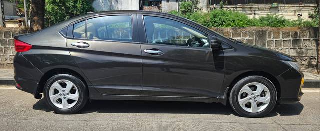 https://images10.gaadi.com/usedcar_image/4621235/original/7f54cbfe3c0e8dc31c8393018b06c10f.jpg?imwidth=6401