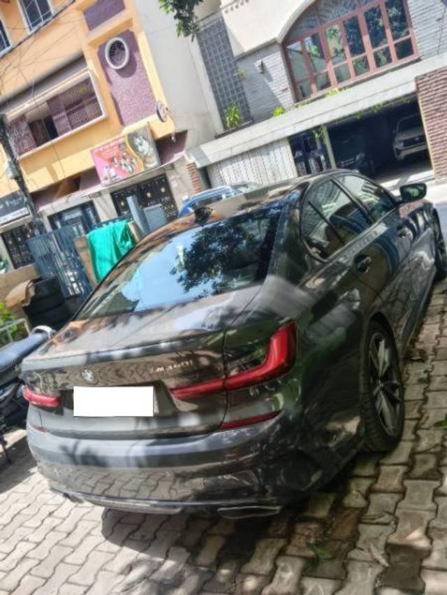 https://images10.gaadi.com/usedcar_image/4621264/original/processed_ae5f818a-4d03-40b1-bc9e-100b4aedd89c.jpeg?imwidth=6401