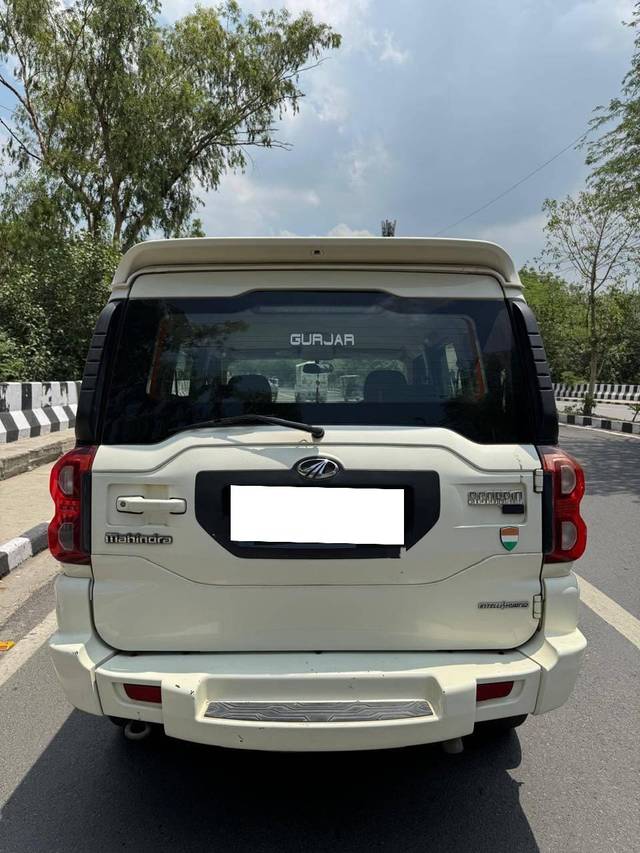 https://images10.gaadi.com/usedcar_image/4621273/original/processed_45bbcd1b9771c61c165437338a11e34d.jpg?imwidth=6402