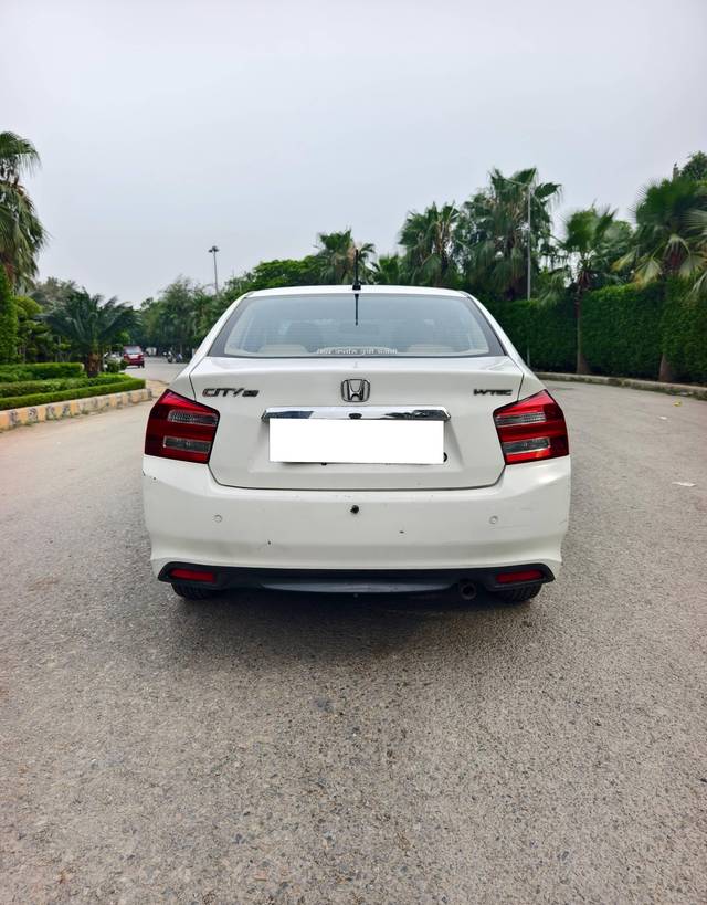 https://images10.gaadi.com/usedcar_image/4621277/original/processed_86c997328c597b00e26093482972b78c.jpg?imwidth=6401