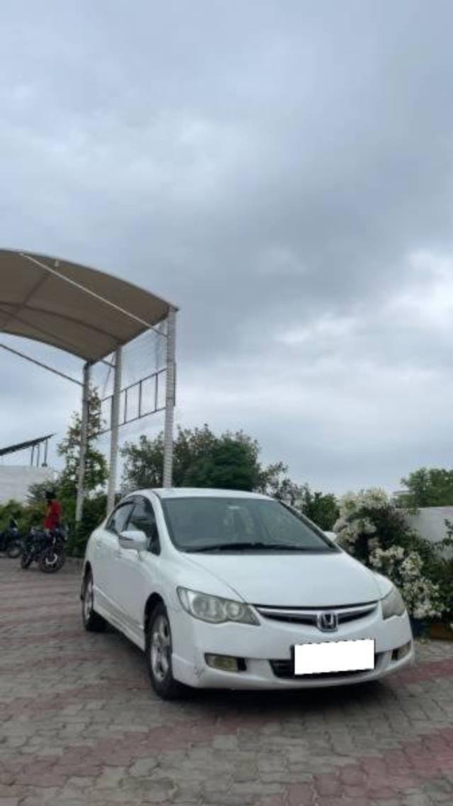 https://images10.gaadi.com/usedcar_image/4621289/original/processed_36a2b0a7-70be-4af4-b476-58ae7bbe3217.jpg?imwidth=6401