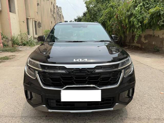 https://images10.gaadi.com/usedcar_image/4621292/original/processed_886d68862f8ff33310c266f93f8989fc.jpg?imwidth=6400