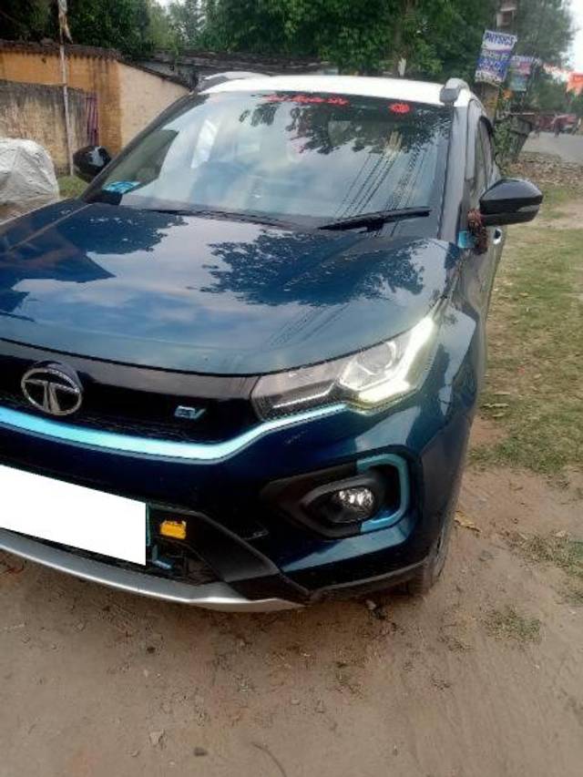 https://images10.gaadi.com/usedcar_image/4621293/original/processed_7591d34a-9a13-455d-97d1-6da995a71f55.jpg?imwidth=6402