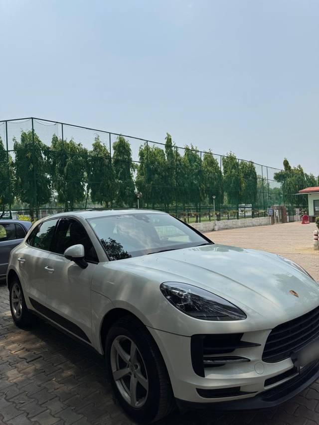 https://images10.gaadi.com/usedcar_image/4621313/original/c0b6da535feaf3931de72984e853060a.jpg?imwidth=6400