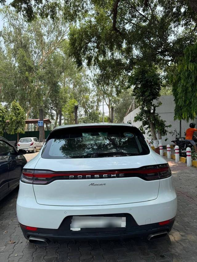 https://images10.gaadi.com/usedcar_image/4621313/original/processed_9a8e2555142c65df2a34bce07bacd64c.jpg?imwidth=6402