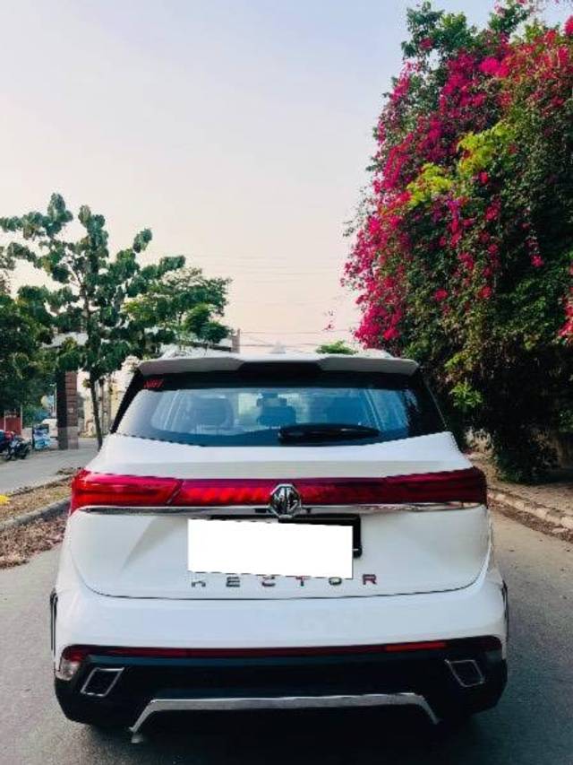 https://images10.gaadi.com/usedcar_image/4621316/original/processed_1bab4b3d-ce22-444f-abfd-a39b0791e68f.jpeg?imwidth=6401