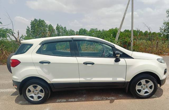 https://images10.gaadi.com/usedcar_image/4621333/original/e2e3cfb2da7c97fd8d7088534d74a0b7.jpg?imwidth=6401