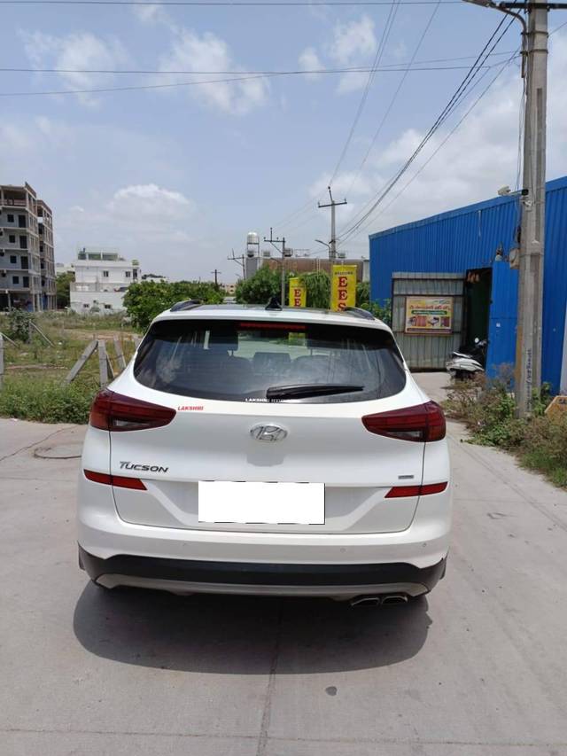 https://images10.gaadi.com/usedcar_image/4621345/original/processed_9b384ab31e8f0033bcf6289d489cc0a5.jpg?imwidth=6402