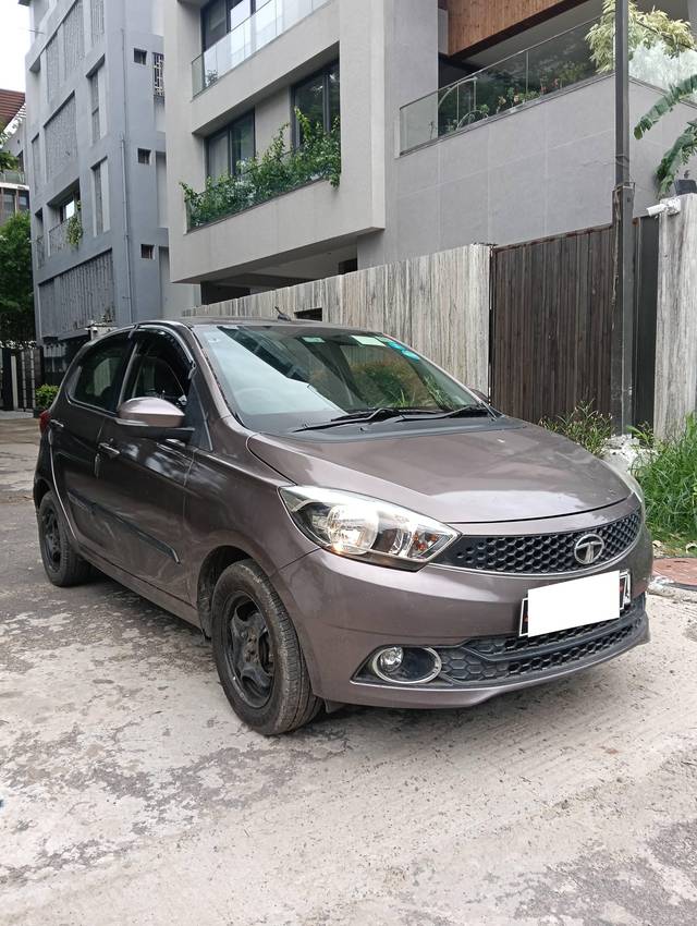 https://images10.gaadi.com/usedcar_image/4621346/original/processed_031c39c86e77acd259b30274b5578e7e.jpg?imwidth=6400