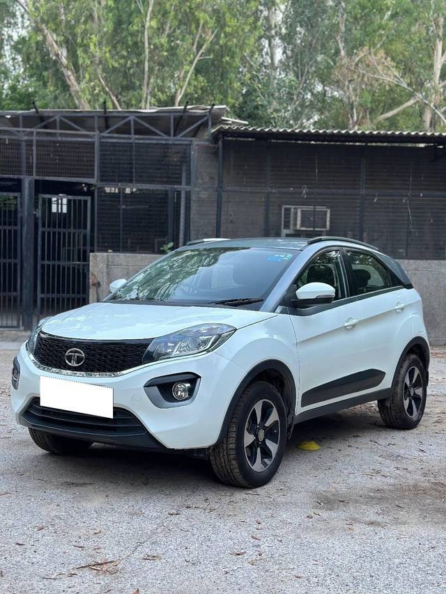 https://images10.gaadi.com/usedcar_image/4621363/original/processed_71ee7554879c59b8edb811ef9f16fd99.jpg?imwidth=6402