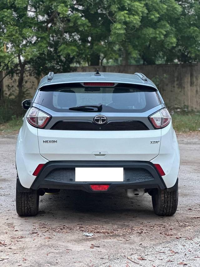 https://images10.gaadi.com/usedcar_image/4621363/original/processed_fea55298e4e72542b161f515564ab0f3.jpg?imwidth=6401