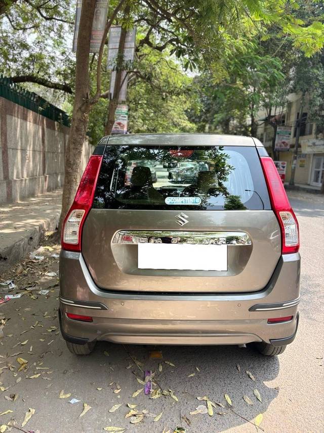 https://images10.gaadi.com/usedcar_image/4621366/original/processed_2c372d5cb6d07ce3c96761b06060b42f.jpg?imwidth=6402