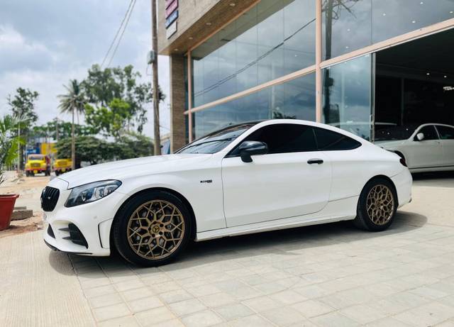 https://images10.gaadi.com/usedcar_image/4621367/original/processed_f077914980e021d7d98e49884a44db91.jpg?imwidth=6400