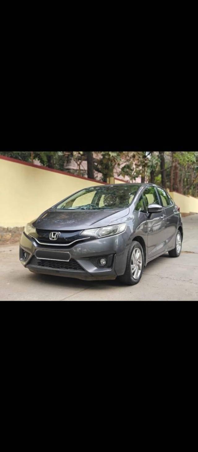 https://images10.gaadi.com/usedcar_image/4621370/original/processed_1ae8dd7815df2f5fd6bde5885b5e85ca.jpg?imwidth=6402