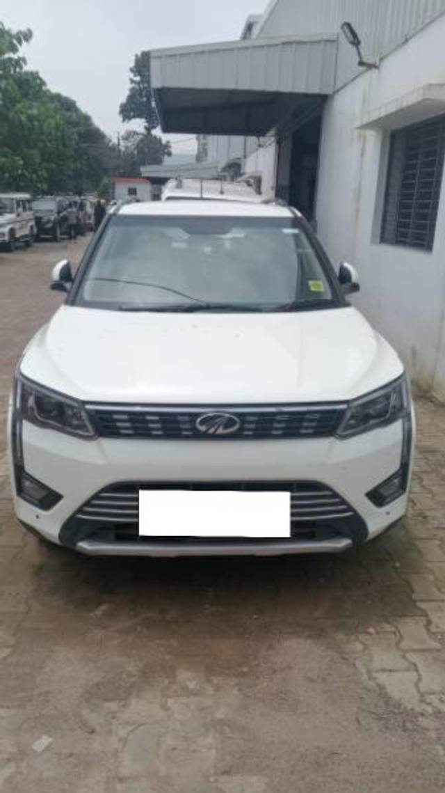 https://images10.gaadi.com/usedcar_image/4621375/original/processed_ffc5cca8-0886-4b50-a613-808084049c52.jpg?imwidth=6400
