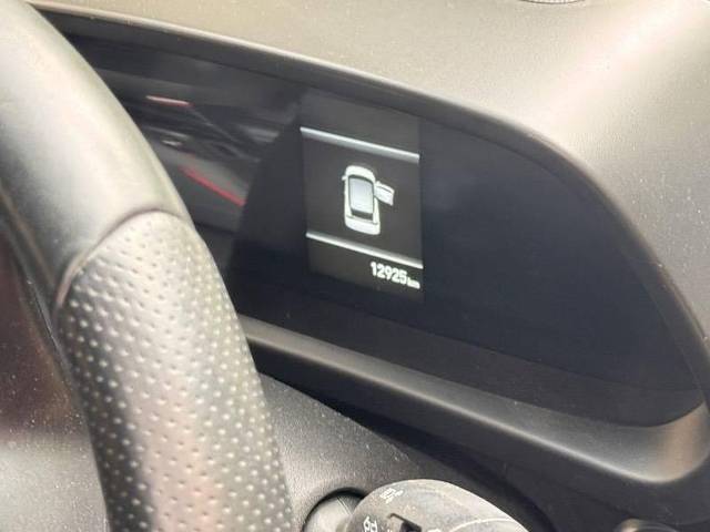 https://images10.gaadi.com/usedcar_image/4621377/original/processed_processed_0518a747-9142-4c2f-81c2-f034660e139d.jpeg?imwidth=6402