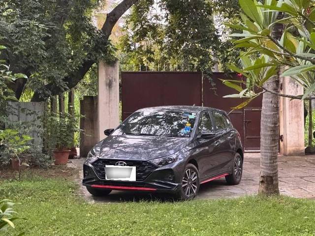 https://images10.gaadi.com/usedcar_image/4621377/original/processed_processed_d31702b9-063a-4f9c-8ee3-ab8d9a8e7284.jpeg?imwidth=6400