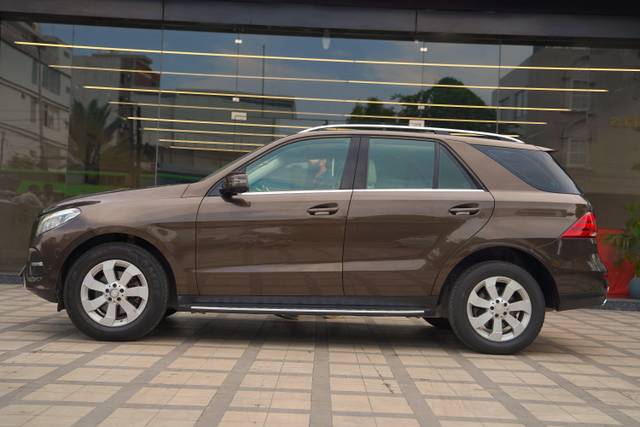 https://images10.gaadi.com/usedcar_image/4621382/original/processed_a59385634bf97c9e1c3760aabb711ea2.JPG?imwidth=6402