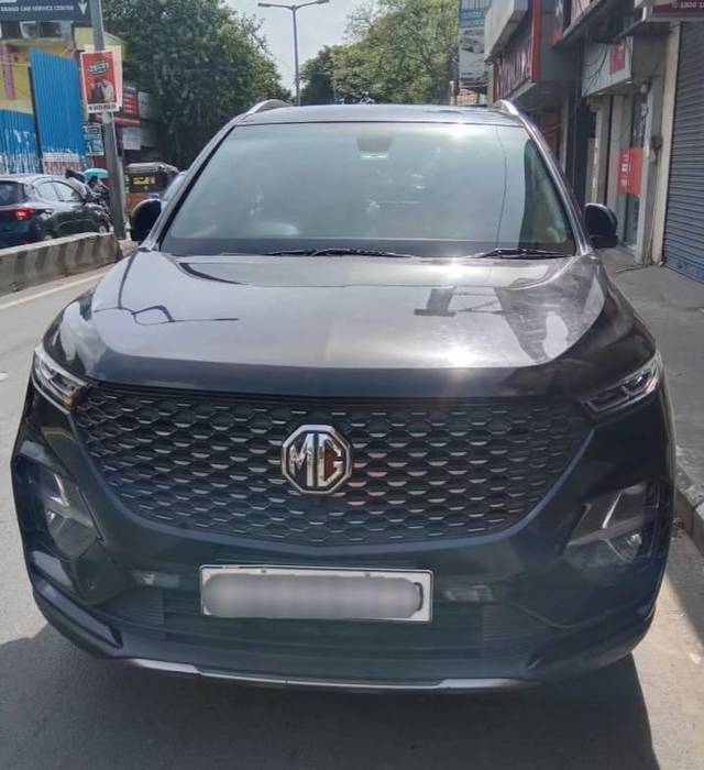 https://images10.gaadi.com/usedcar_image/4621396/original/processed_b6015a7baf15d1df36489d31a289acf1.jpg?imwidth=6402