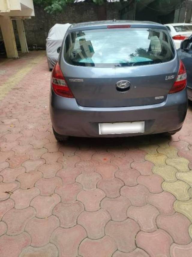 https://images10.gaadi.com/usedcar_image/4621399/original/processed_77840cc8-22cd-4960-8cff-21c9861dec5d.jpg?imwidth=6401