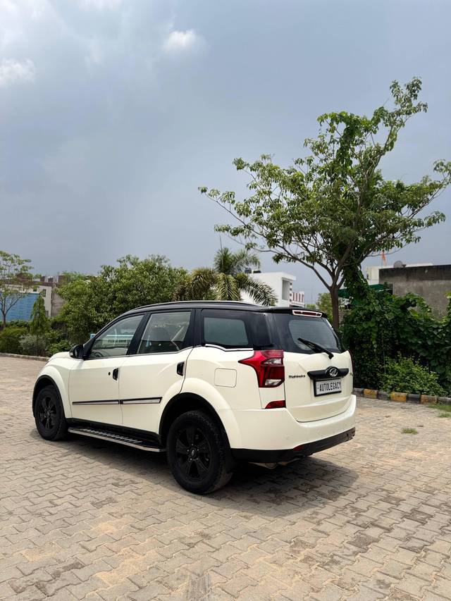 https://images10.gaadi.com/usedcar_image/4621402/original/processed_41125d78-3a96-4130-a21a-fa379fe60174.jpg?imwidth=6402