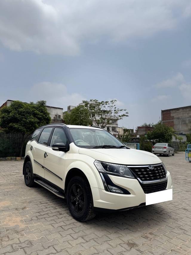 https://images10.gaadi.com/usedcar_image/4621402/original/processed_5d30d2eb-8a33-4a0d-b5c0-f1daf3809fd0.jpg?imwidth=6400