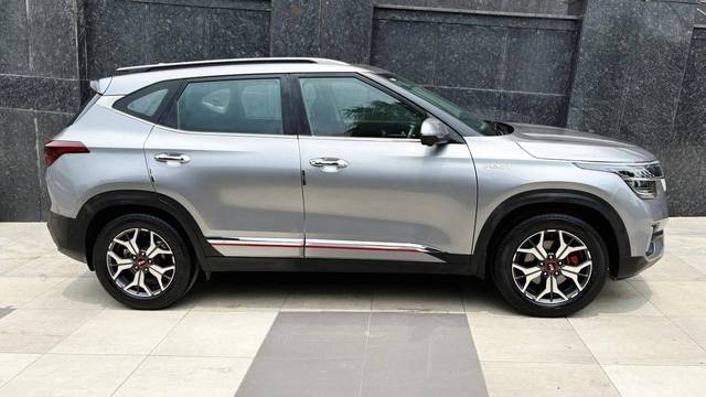 https://images10.gaadi.com/usedcar_image/4621405/original/processed_34128f64e1c5659e849b22866d43eb5b.jpg?imwidth=6401