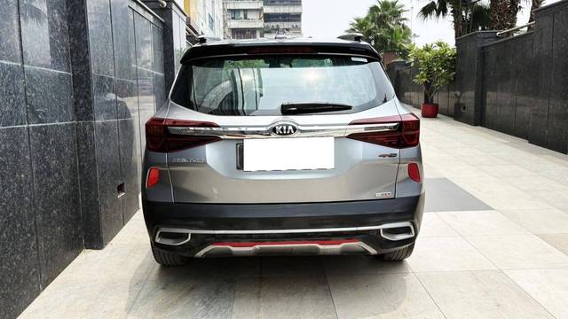 https://images10.gaadi.com/usedcar_image/4621405/original/processed_de6bae962b0362e44a8263e5d23ec623.jpg?imwidth=6402
