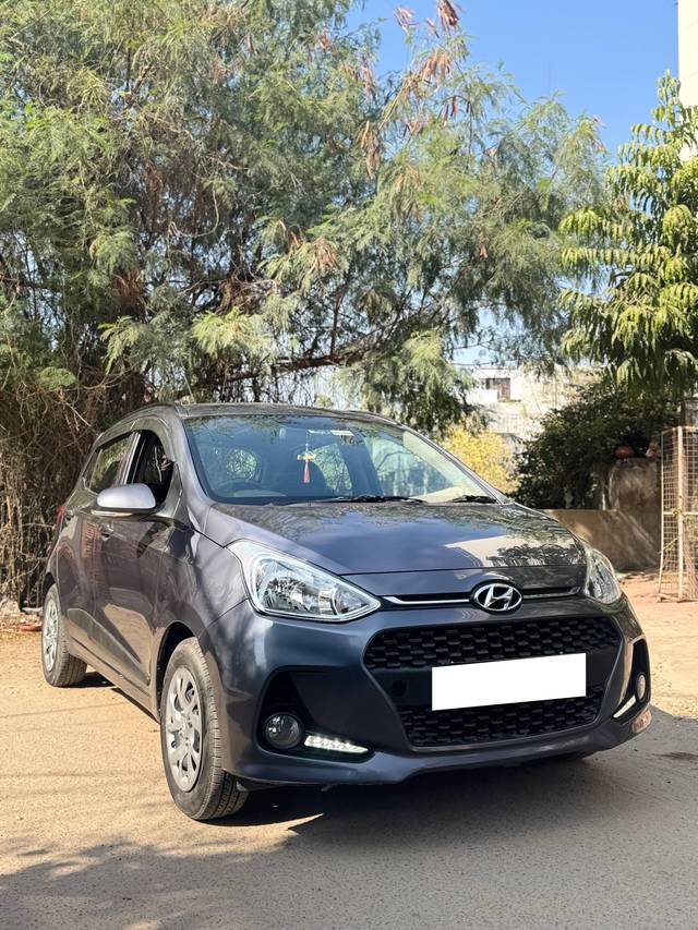 https://images10.gaadi.com/usedcar_image/4621412/original/processed_65606c19-b917-4404-b4cd-3693ec8c868b.jpg?imwidth=6400