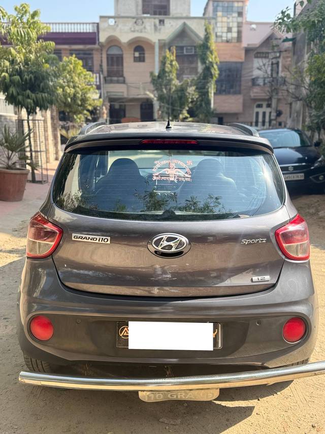 https://images10.gaadi.com/usedcar_image/4621412/original/processed_d03ac33a-4cd5-438e-b352-3b34cab6b8e2.jpg?imwidth=6401
