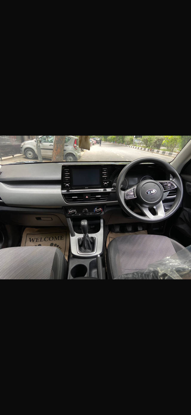 https://images10.gaadi.com/usedcar_image/4621416/original/processed_2a00e7c2-8a7c-43c3-9e83-2120c26580c9.png?imwidth=6402