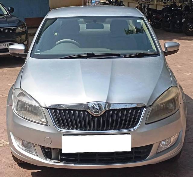 https://images10.gaadi.com/usedcar_image/4621417/original/processed_c4018c8865d9c94e021ca093811ff34b.jpeg?imwidth=6400