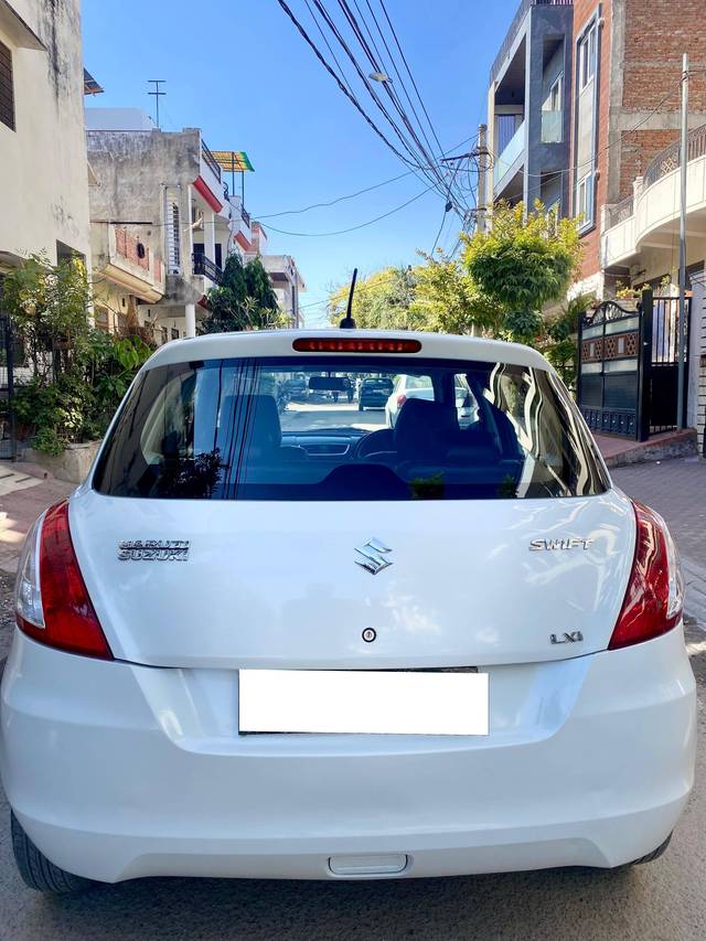 https://images10.gaadi.com/usedcar_image/4621420/original/processed_09e385f5-fa7c-4a97-9864-dd51d9613ee7.jpg?imwidth=6401