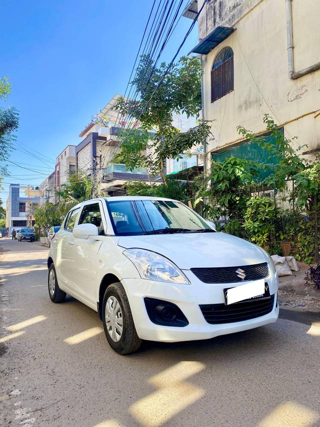 https://images10.gaadi.com/usedcar_image/4621420/original/processed_501ce152-f28b-4782-963f-64f67dd785a7.jpg?imwidth=6400