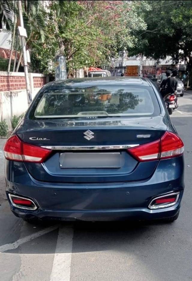 https://images10.gaadi.com/usedcar_image/4621421/original/processed_e84d75f56c68216de2157cbc39e3e369.jpg?imwidth=6402