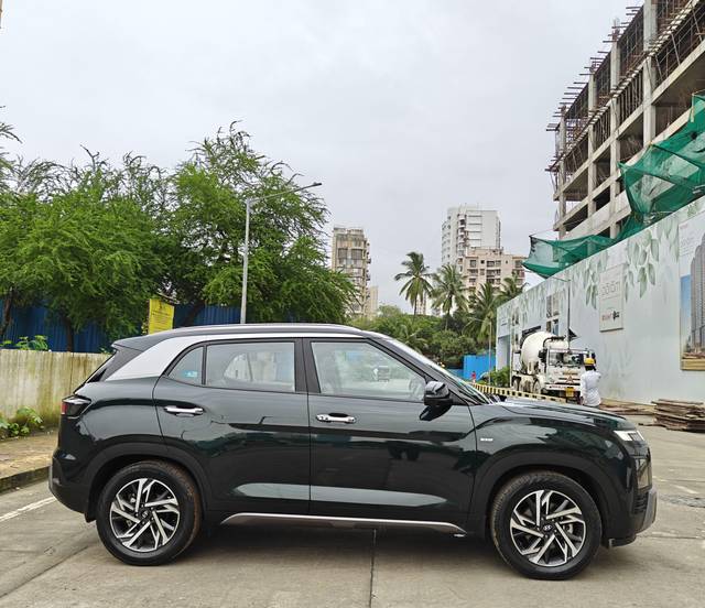 https://images10.gaadi.com/usedcar_image/4621423/original/processed_d4d3e16b3ba982cea289123ea657adca.jpg?imwidth=6401