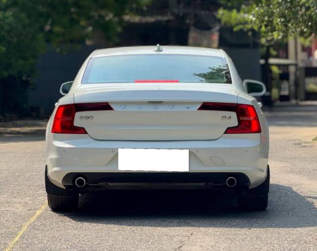 https://images10.gaadi.com/usedcar_image/4621430/original/processed_0562ce33c009673603a4bd09e4d39d24.jpg?imwidth=6402