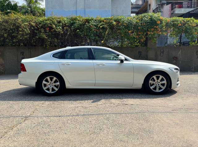https://images10.gaadi.com/usedcar_image/4621430/original/processed_b1660baf628b74ed6fd1012a1bf5b093.jpg?imwidth=6401