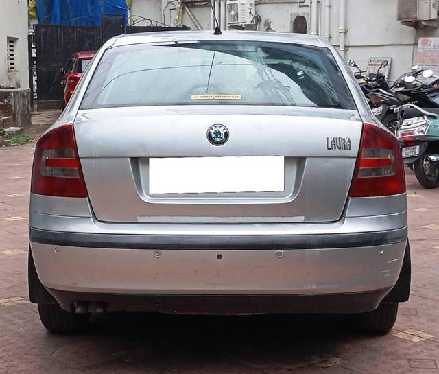 https://images10.gaadi.com/usedcar_image/4621437/original/processed_6e7e163322059c2222e4e8adcbfd27da.jpeg?imwidth=6402