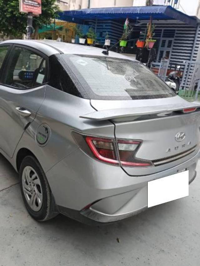 https://images10.gaadi.com/usedcar_image/4621449/original/processed_d76a06c3-22a1-48c5-9e66-4dd373a80a61.jpg?imwidth=6401