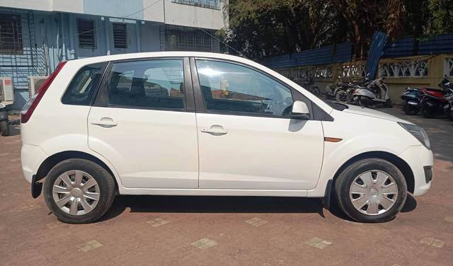 https://images10.gaadi.com/usedcar_image/4621450/original/processed_0852bcbb87d6a44190c91f3226426784.jpeg?imwidth=6401