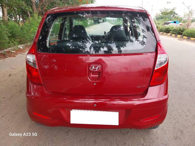 https://images10.gaadi.com/usedcar_image/4621454/original/processed_4d6bf5f7f683ef686a64e35f63b343e1.jpg?imwidth=6402