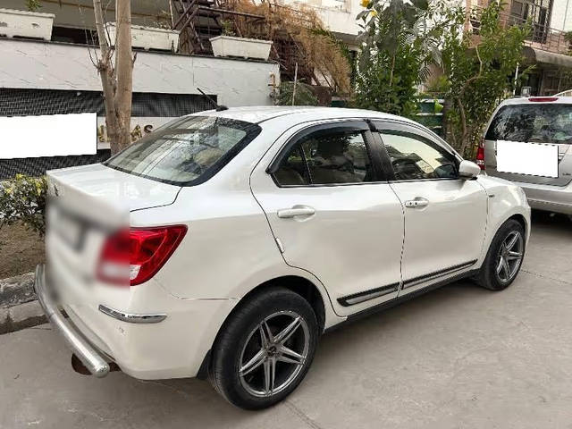 https://images10.gaadi.com/usedcar_image/4621457/original/079a7815-bc4f-49e3-8bce-5b84bb657c30.png?imwidth=6401
