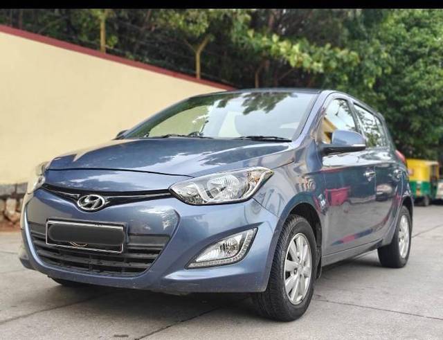 https://images10.gaadi.com/usedcar_image/4621467/original/processed_79b68c5dd6a2f6737d56e02cc8725640.jpg?imwidth=6401