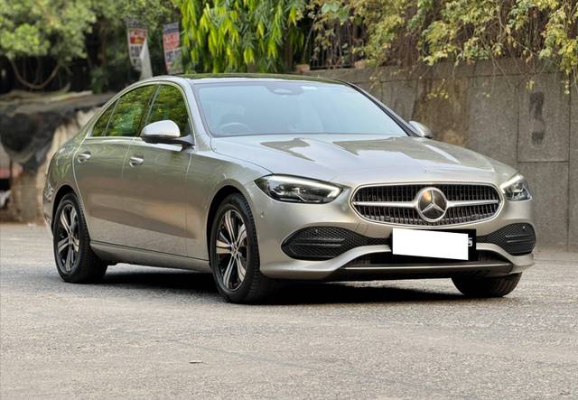 https://images10.gaadi.com/usedcar_image/4621475/original/processed_1c6ce9c73072c12e452ff0d3cf23e125.jpg?imwidth=6400