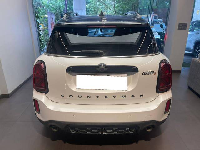 https://images10.gaadi.com/usedcar_image/4621477/original/processed_9498ad753acd1150340dab62622a5a9c.jpeg?imwidth=6402