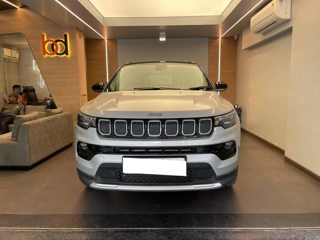 https://images10.gaadi.com/usedcar_image/4621484/original/processed_e70272607188bf4cf9bcdd3e71882c6c.jpeg?imwidth=6400
