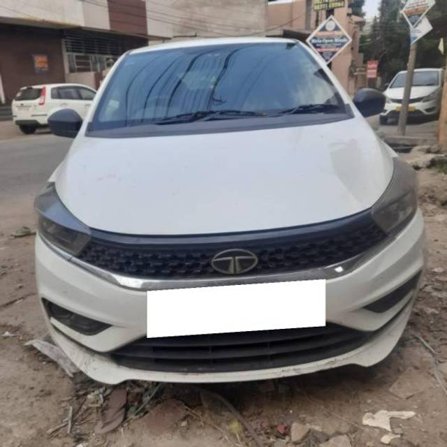 https://images10.gaadi.com/usedcar_image/4621488/original/processed_8b8cc8db-e6d0-45c8-9382-b0014bfc68c1.jpg?imwidth=6400