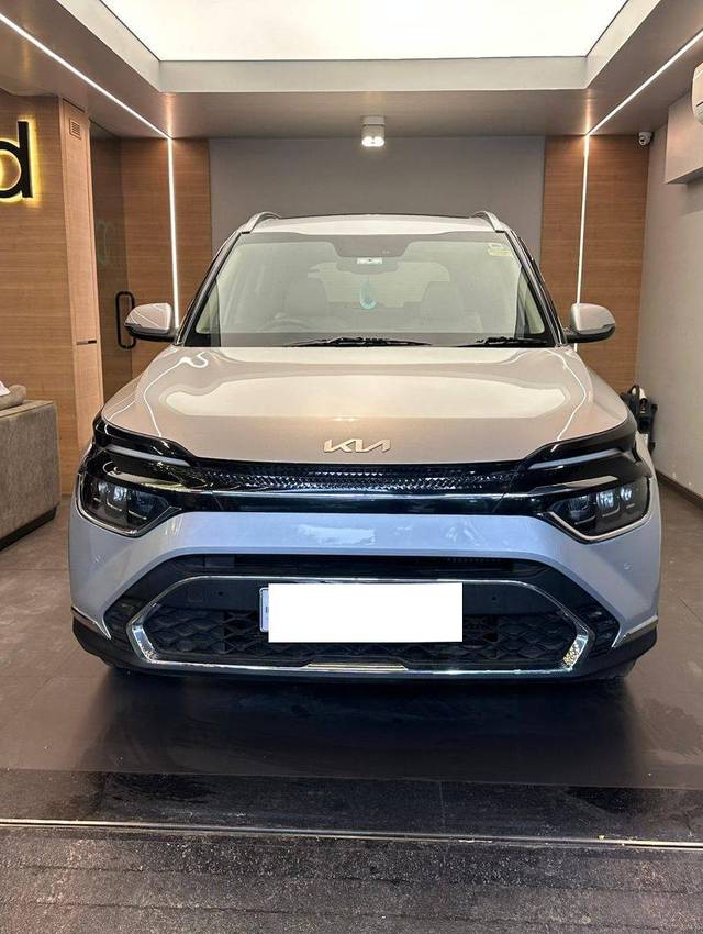 https://images10.gaadi.com/usedcar_image/4621493/original/processed_db0dc6127bb963732faffcf5204b6cfd.jpeg?imwidth=6400
